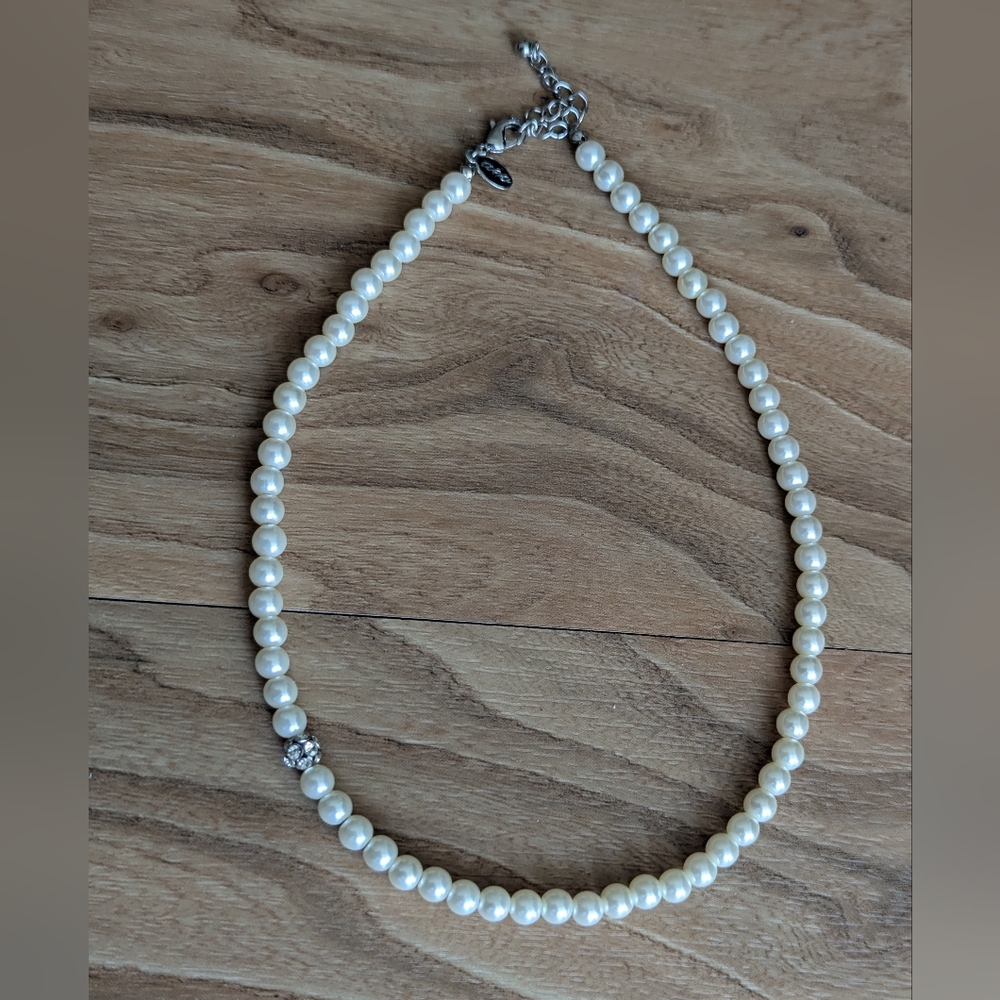 American Eagle Outfitters Classic Faux Pearl Necklace